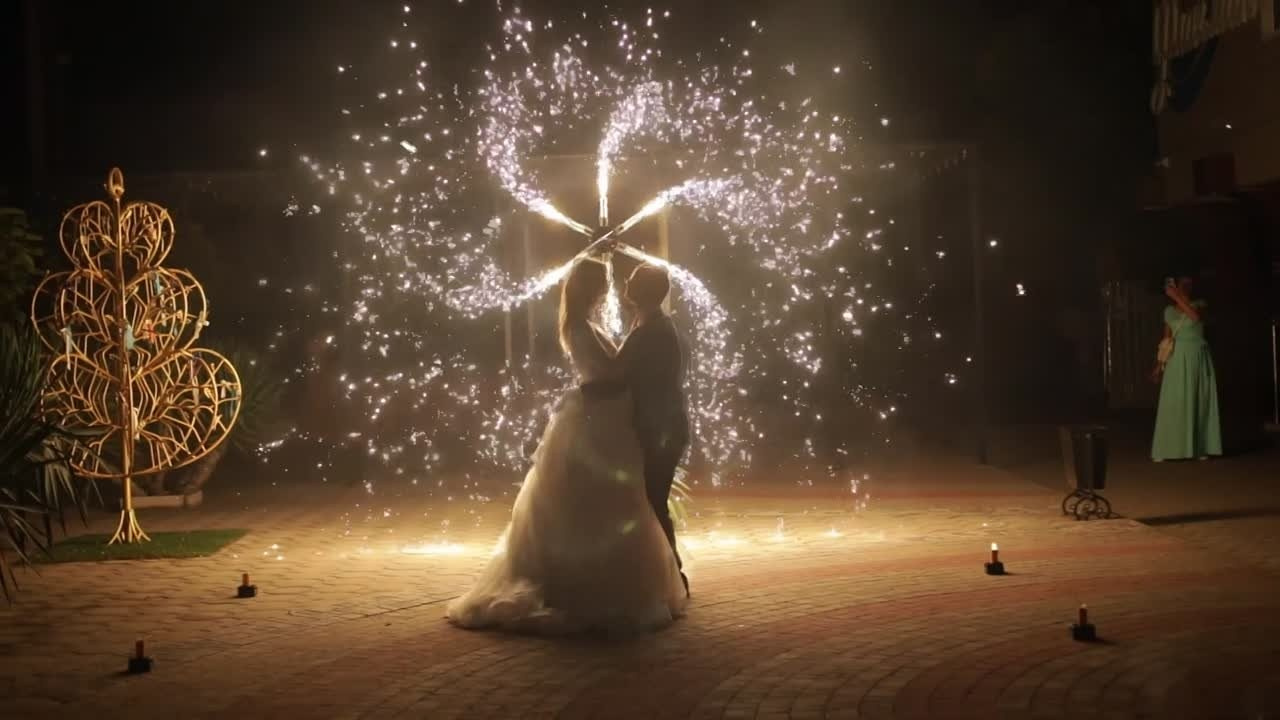 Видеоролики. Свадебный и креативный фотограф в ЮФО и МСК