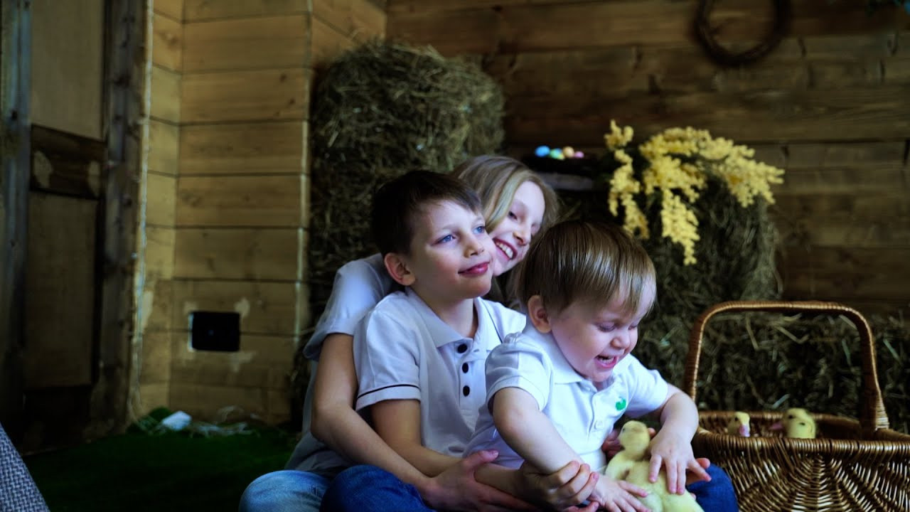 Семейная видеосъемка в фотостудии. Видеограф Осинина Татьяна — видеосъемка в Москве