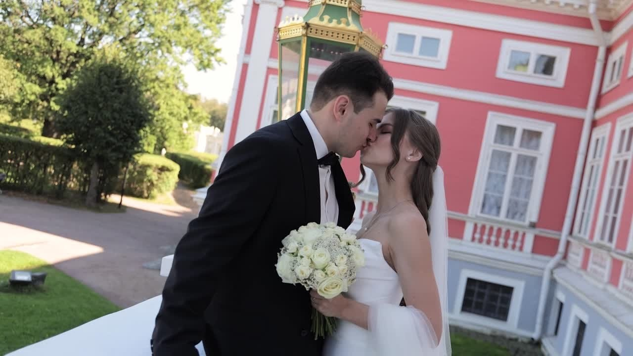 Свадебные видео ролики. Свадебный видеограф в Москве Антон Воронков