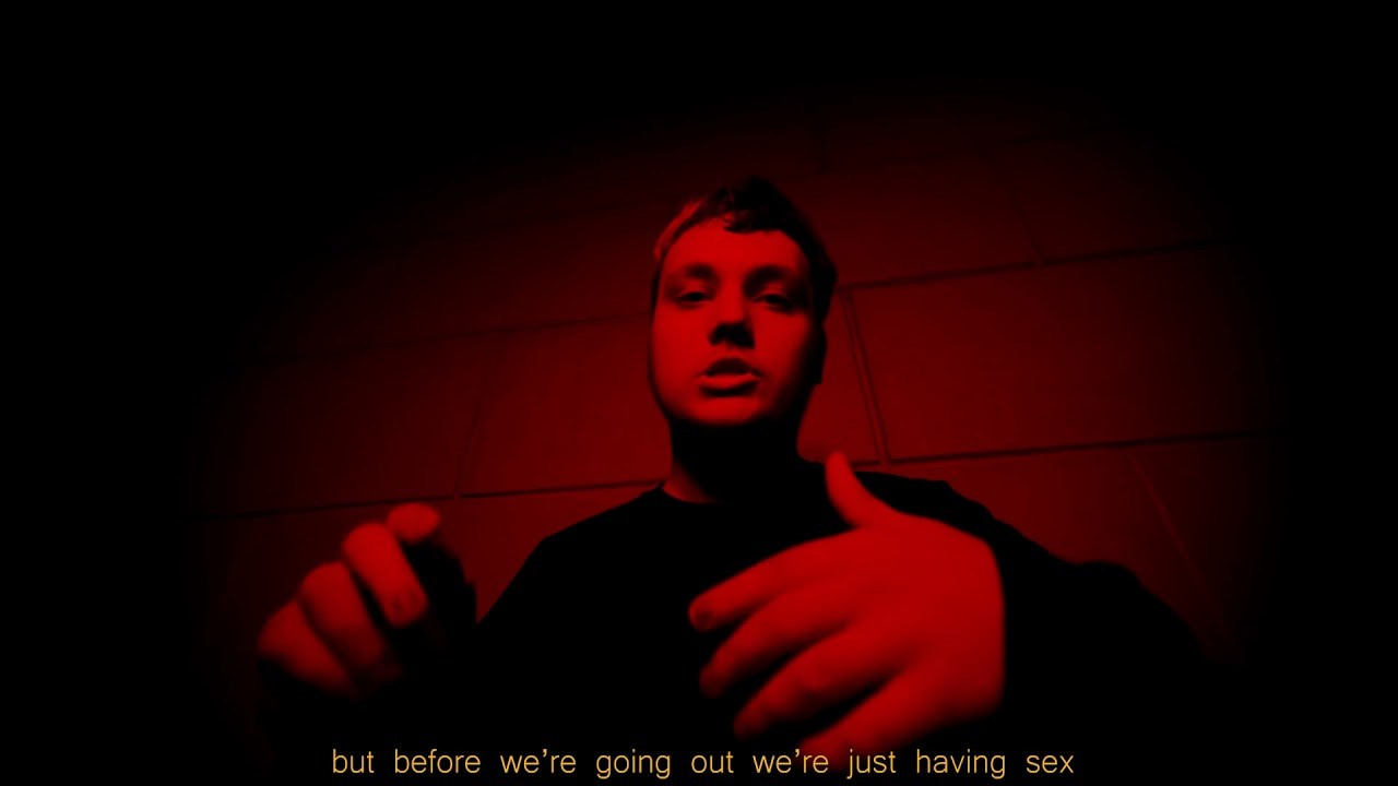 Clip. Fotografo a Mosca con un’atmosfera notturna di foto