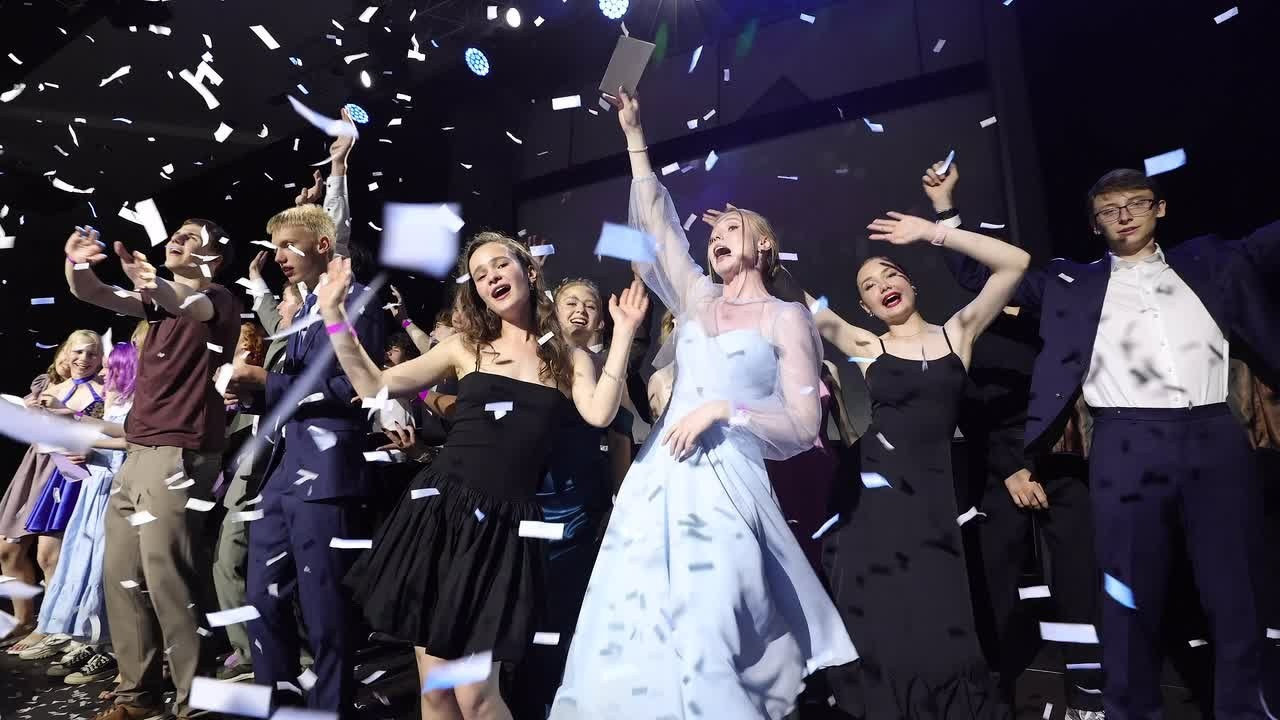 Фото и видео на выпускной в школе и детском саду. Свадебный, семейный видеограф и фотограф в Екатеринбурге Николай Рыков