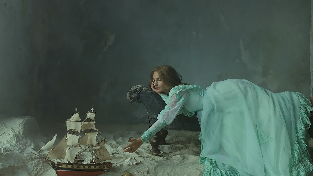 Девушка и&nbsp;море