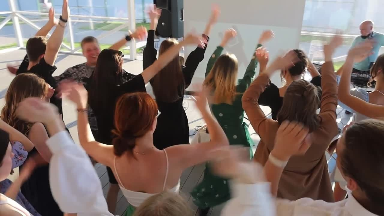 Выпускные (последние звонки) школа видео. Семейный и свадебный фотограф в Ярославле Надежда Бойкова
