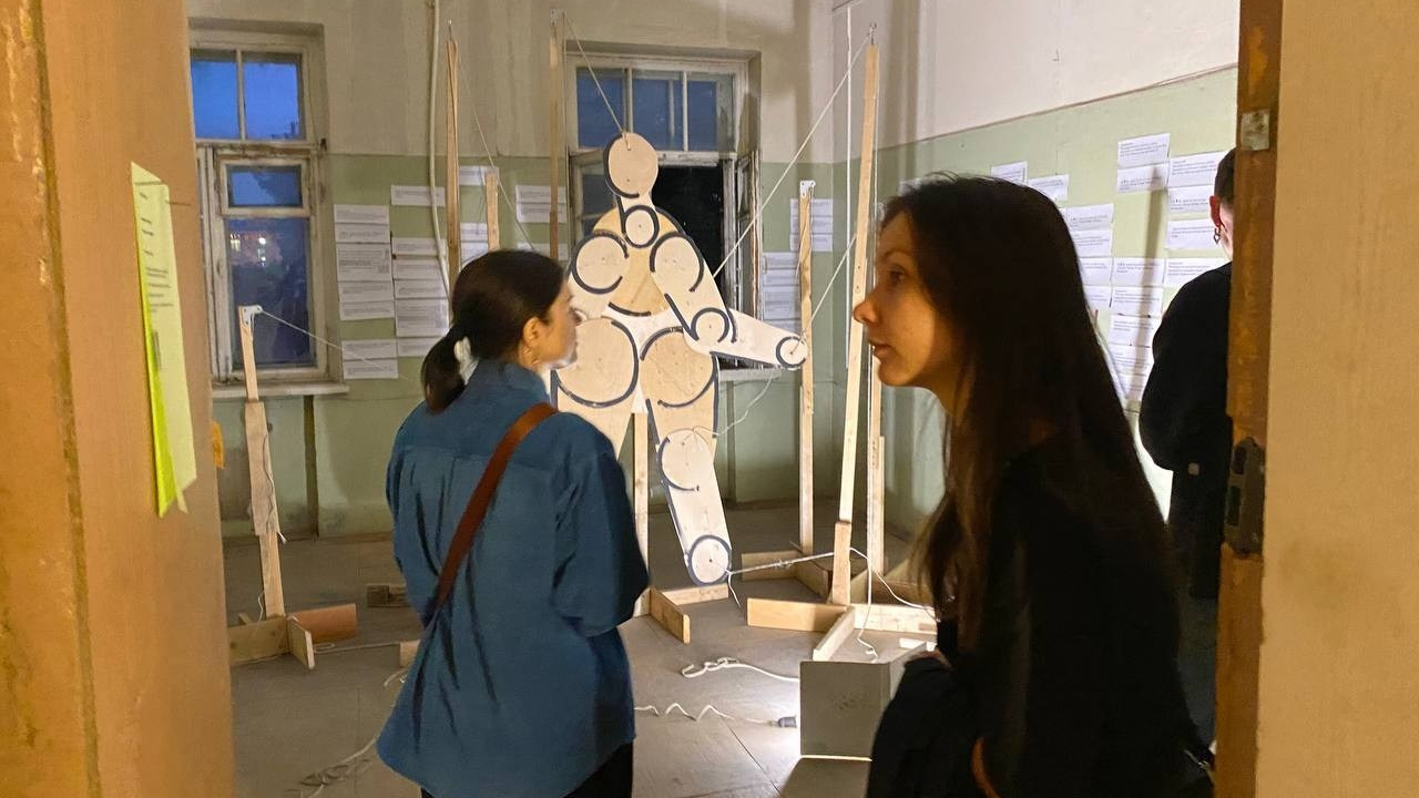 Проект " Только для граждан РФ». Лилия Ким. Междисциплинарный художник