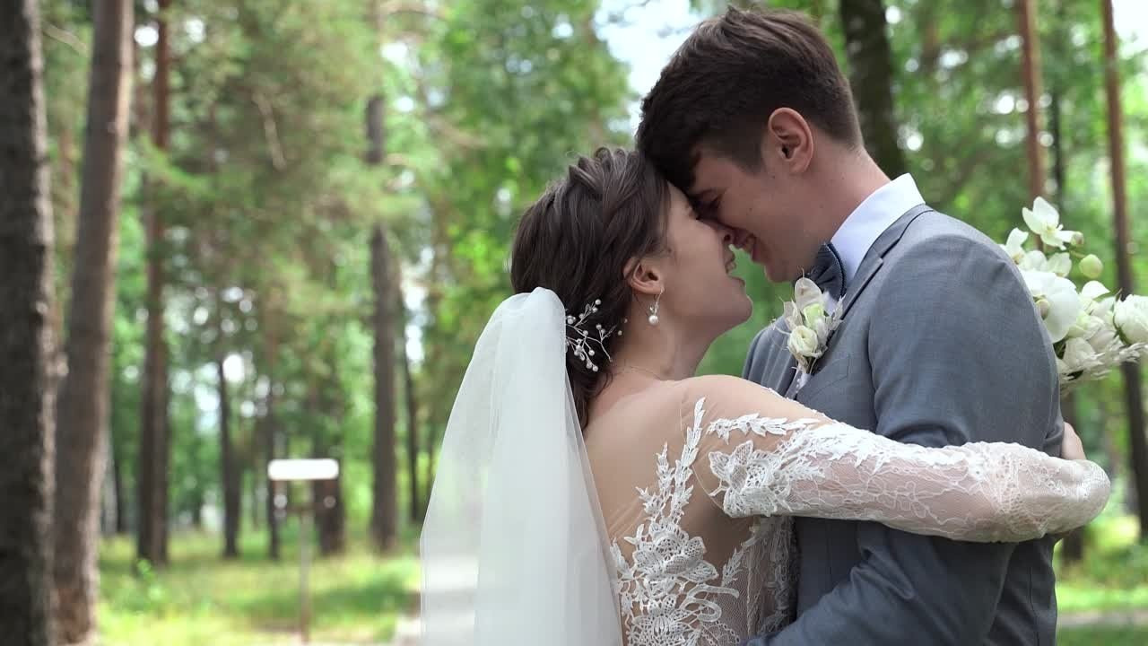 Свадебное видео. Свадебное видео и выпускные альбомы в Челябинской области in LENS