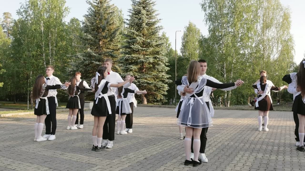 Школьное видео. Свадебное видео и выпускные альбомы в Челябинской области in LENS