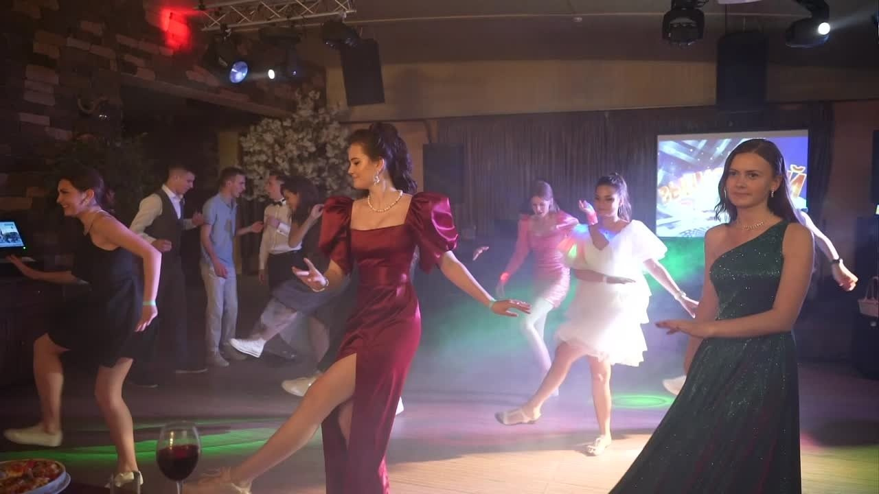 Школьное видео. Видеограф Алексей Жарков