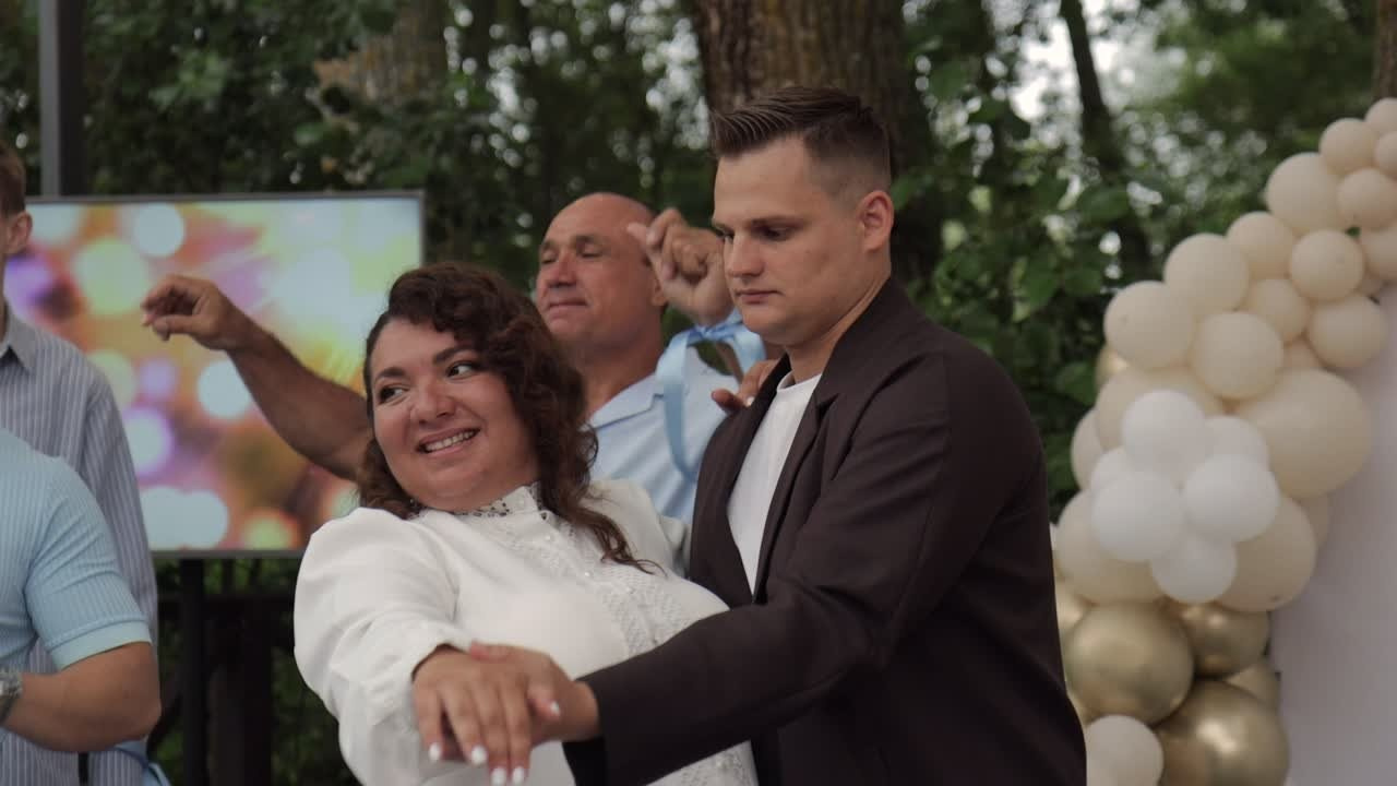 Профессиональная видеосъемка, видеограф, видеооператор. Видеосъемка МОСКВА|репортаж, клипы, документальное, видео для бизнеса!