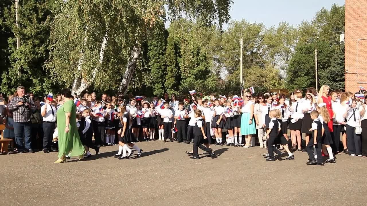 1 сентября линейка. Свадебный и семейный фотограф в Армавире