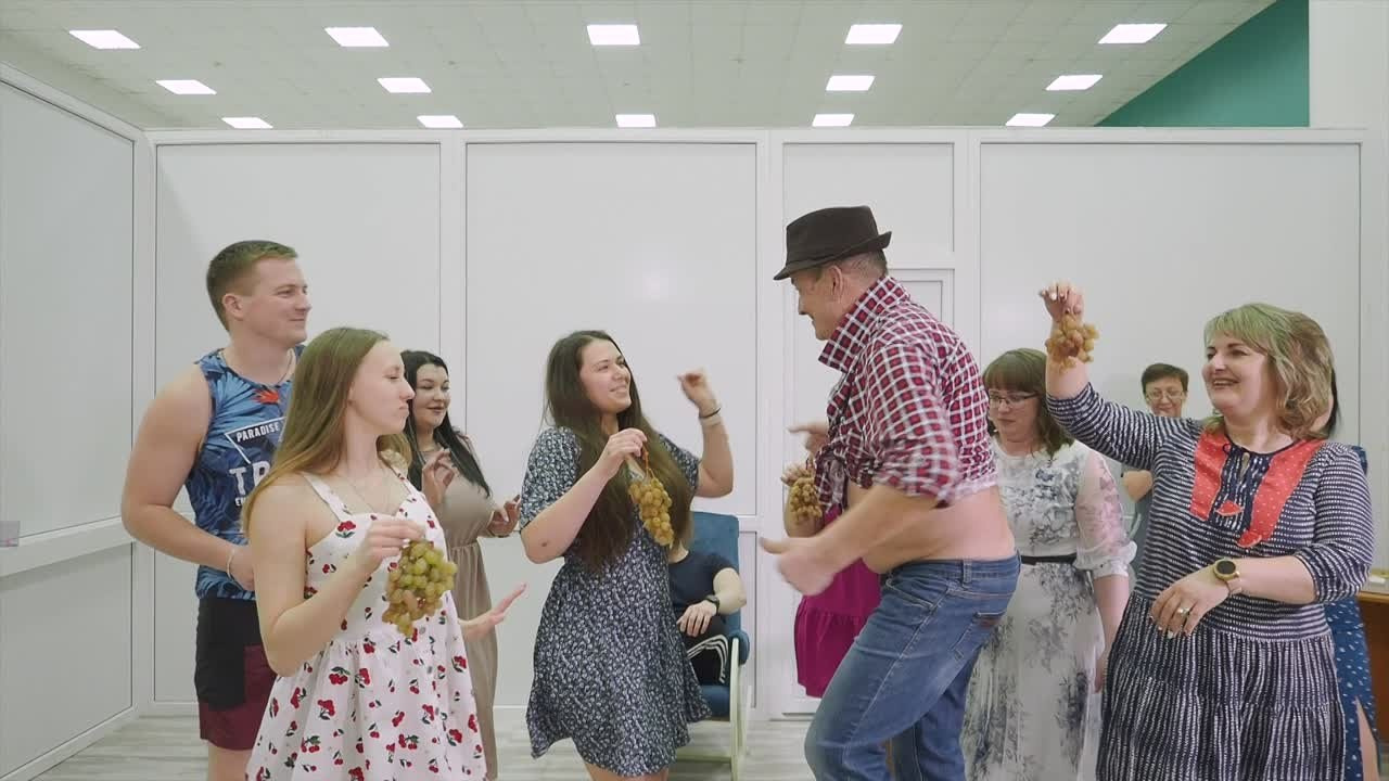 Юмористические ролики для компаний. Видеосъемка|репортаж, клипы, документальное, видео для бизнеса!