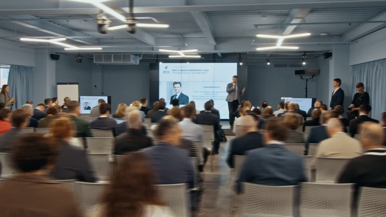 Вертикальные видео. Оператор | DOP | Чарли