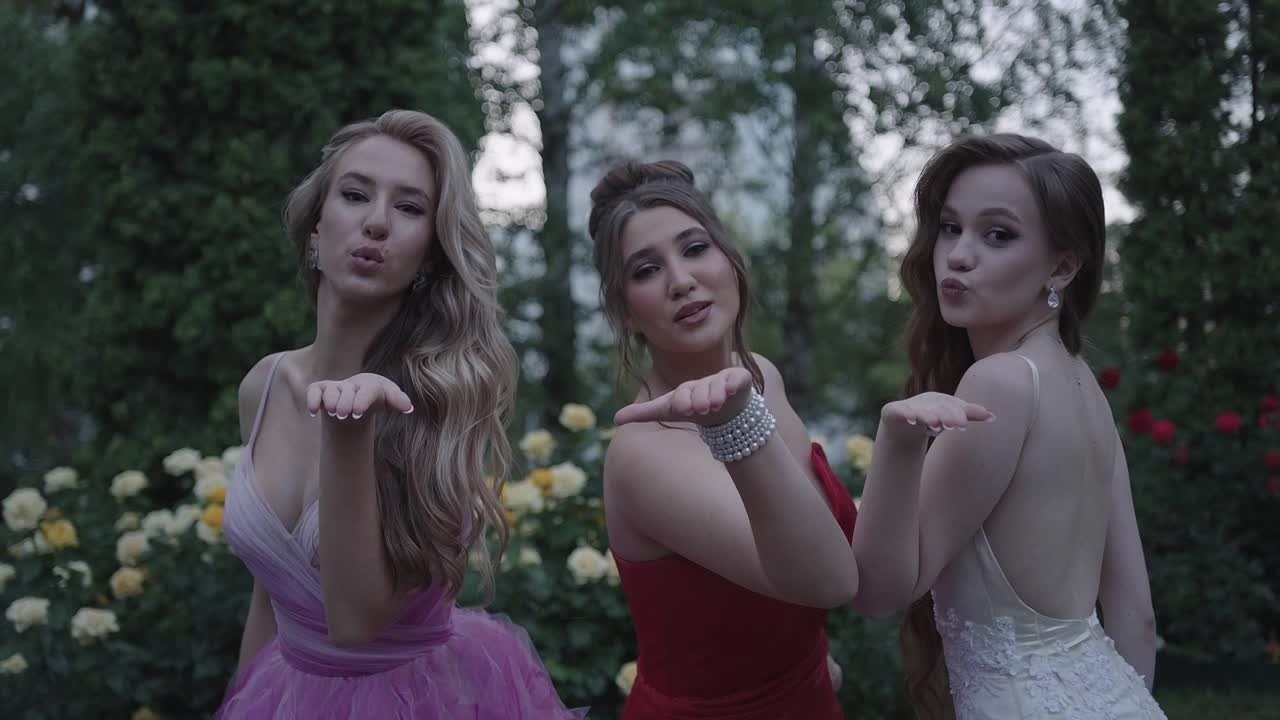 Школьные истории в видео. Свадебная, семейная фото и видео съёмка в Пензе