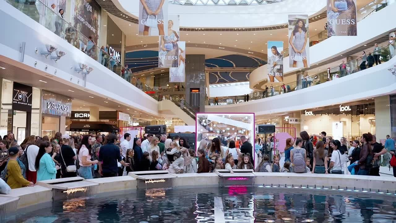 Показ в ТЦ «МореМолл» 15.03.2025. Efimova Model Agency