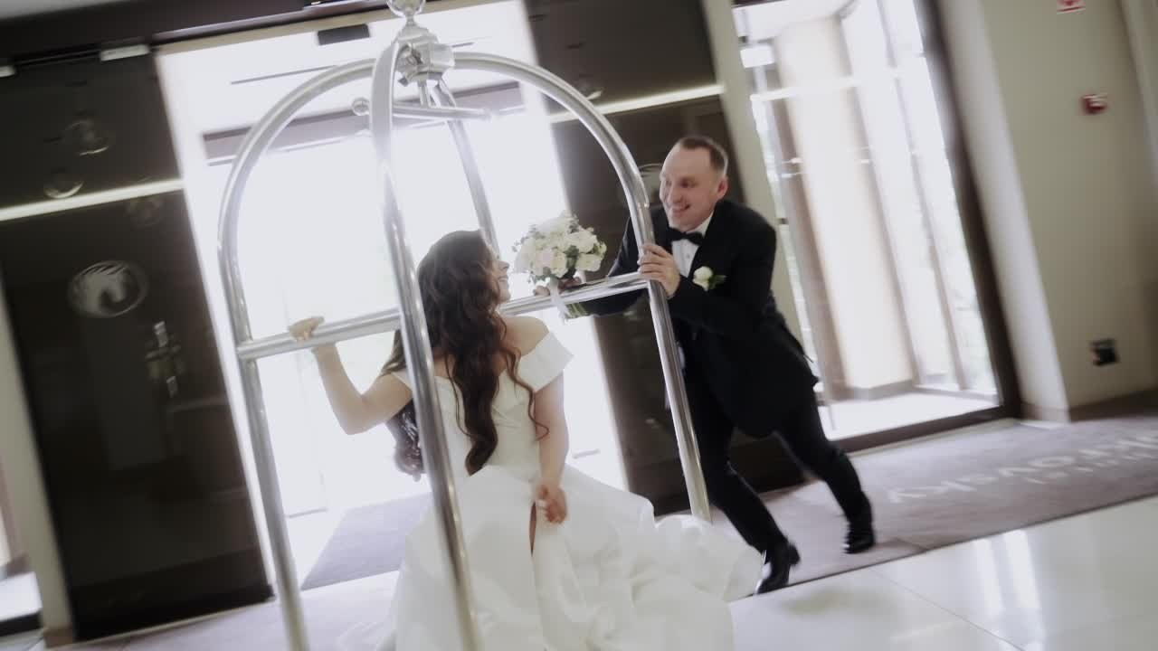 Видео. Олег и Мария Ивановы фотограф и видеограф в Пскове Санкт - Петербурге