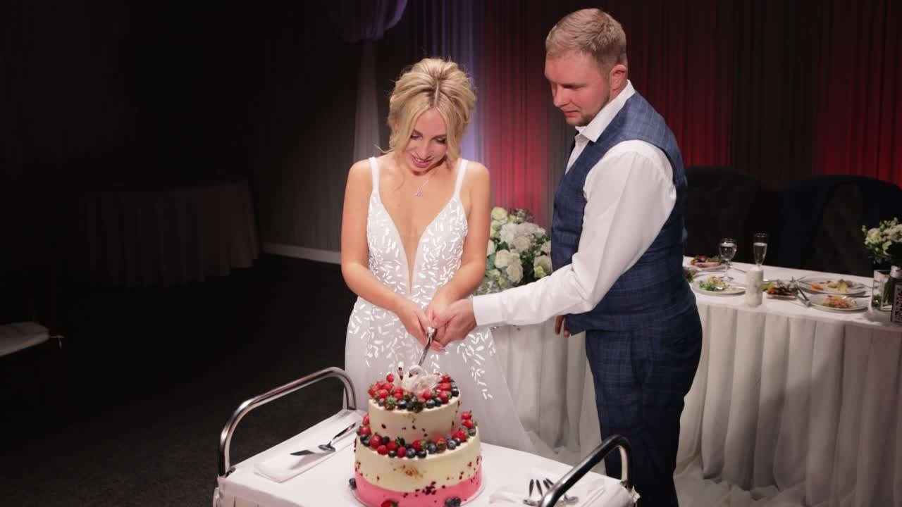 Свадебные клипы и фильмы. Свадебный фотограф и видеограф — Сергей и Дарья