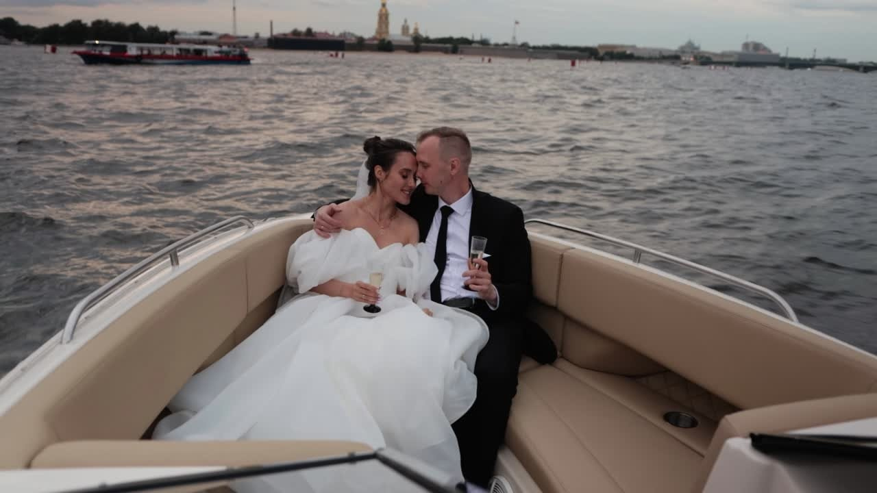 Свадебные клипы и фильмы. Свадебный фотограф и видеограф — Сергей и Дарья