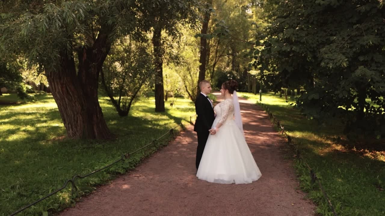 Свадебные клипы и фильмы. Свадебный фотограф и видеограф — Сергей и Дарья