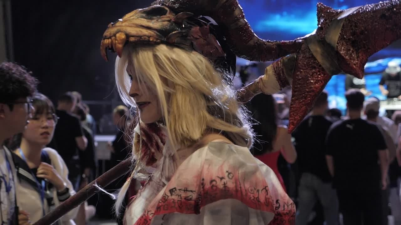 Видеокосплей, видео с фестивалей и музыкальные бэкстейджи