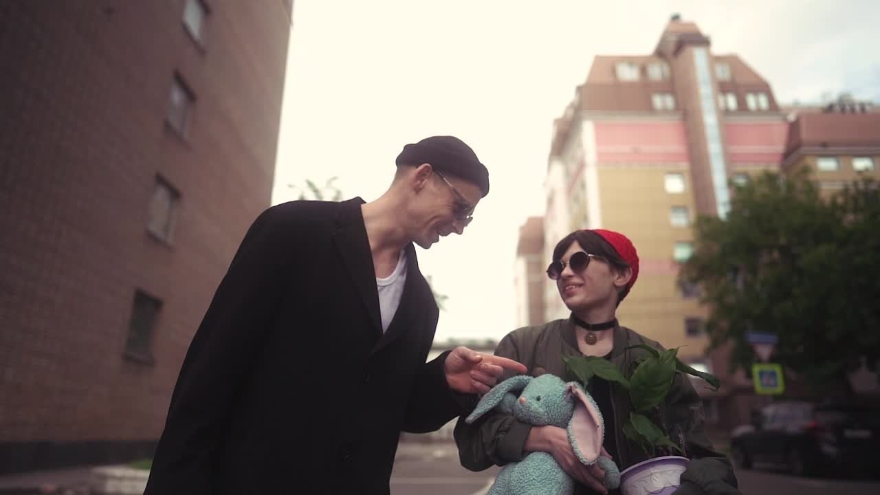 Видеокосплей, видео с фестивалей и музыкальные бэкстейджи