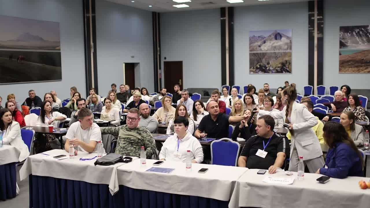 КОНФЕРЕНЦИЯ ПО ПОСУТОЧНОЙ АРЕНДЕ. Медиапродюсер, фотограф в Минеральных Водах —Виктор Холодов