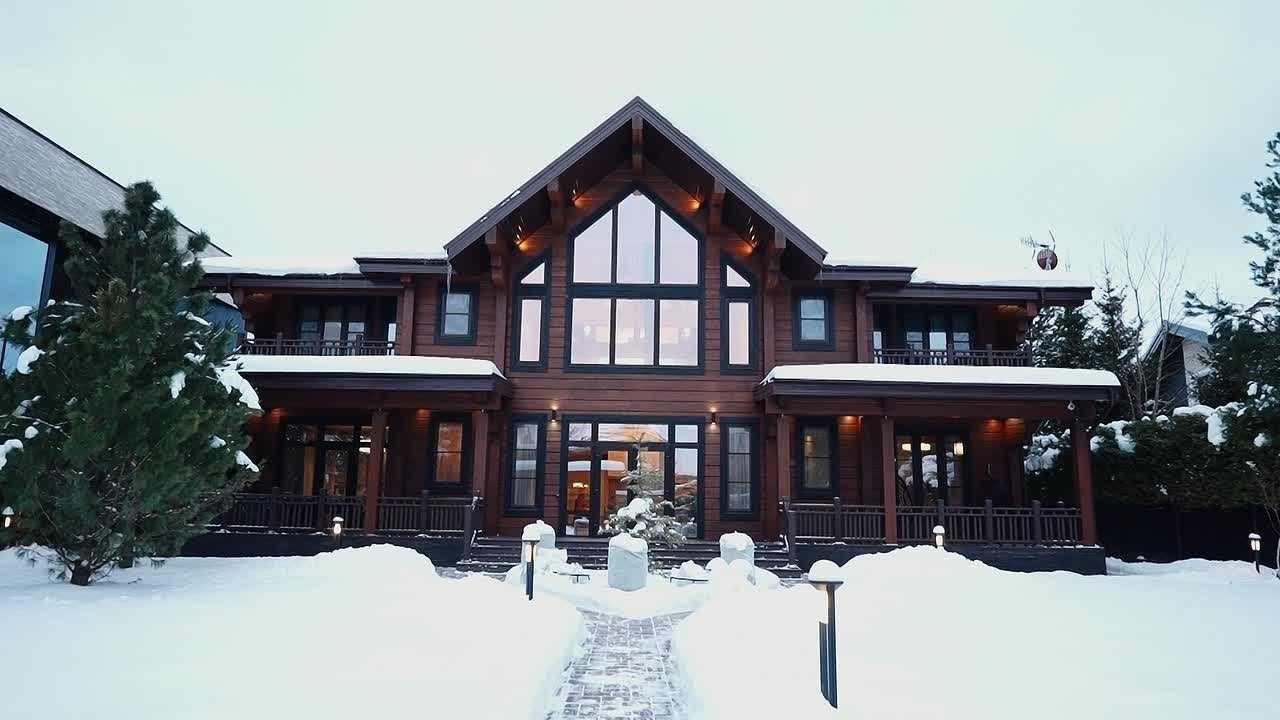 Недвижимость. Видеограф Иван Серов