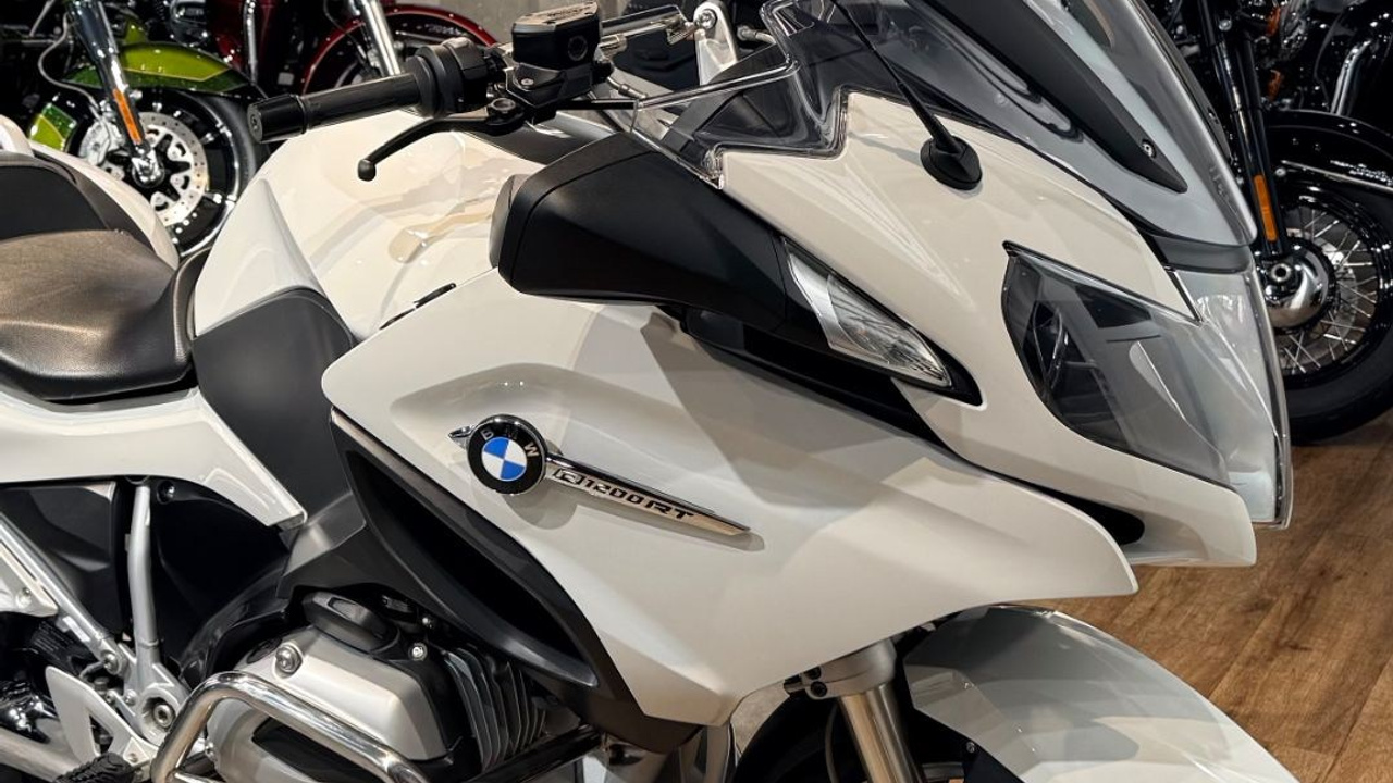 2015 BMW R1200RT Alpine White (VIN *WB10*5073). Hello Davidson, Москва. Только хорошие мотоциклы…