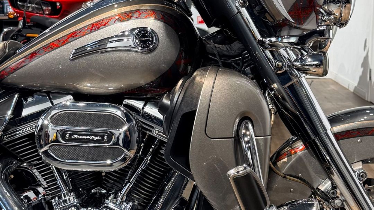 2015 CVO Еlесtra Glide Limited Сhаrсоаl Silver. Hello Davidson, Москва. Только хорошие мотоциклы…