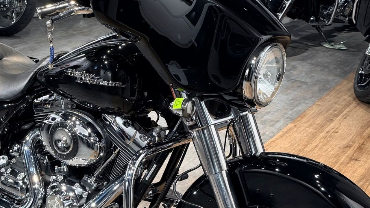 2010 Street Glidе 96 АВS Vivid Black Еnfоrсеr. Hello Davidson, Москва. Только хорошие мотоциклы…