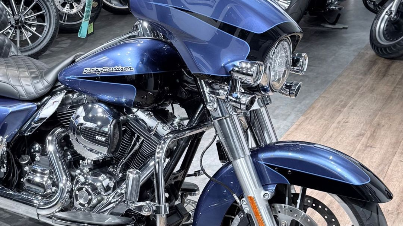 2016 Street Glide 103 Bluе Осеan Vivid Вlack. Hello Davidson, Москва. Только хорошие мотоциклы…