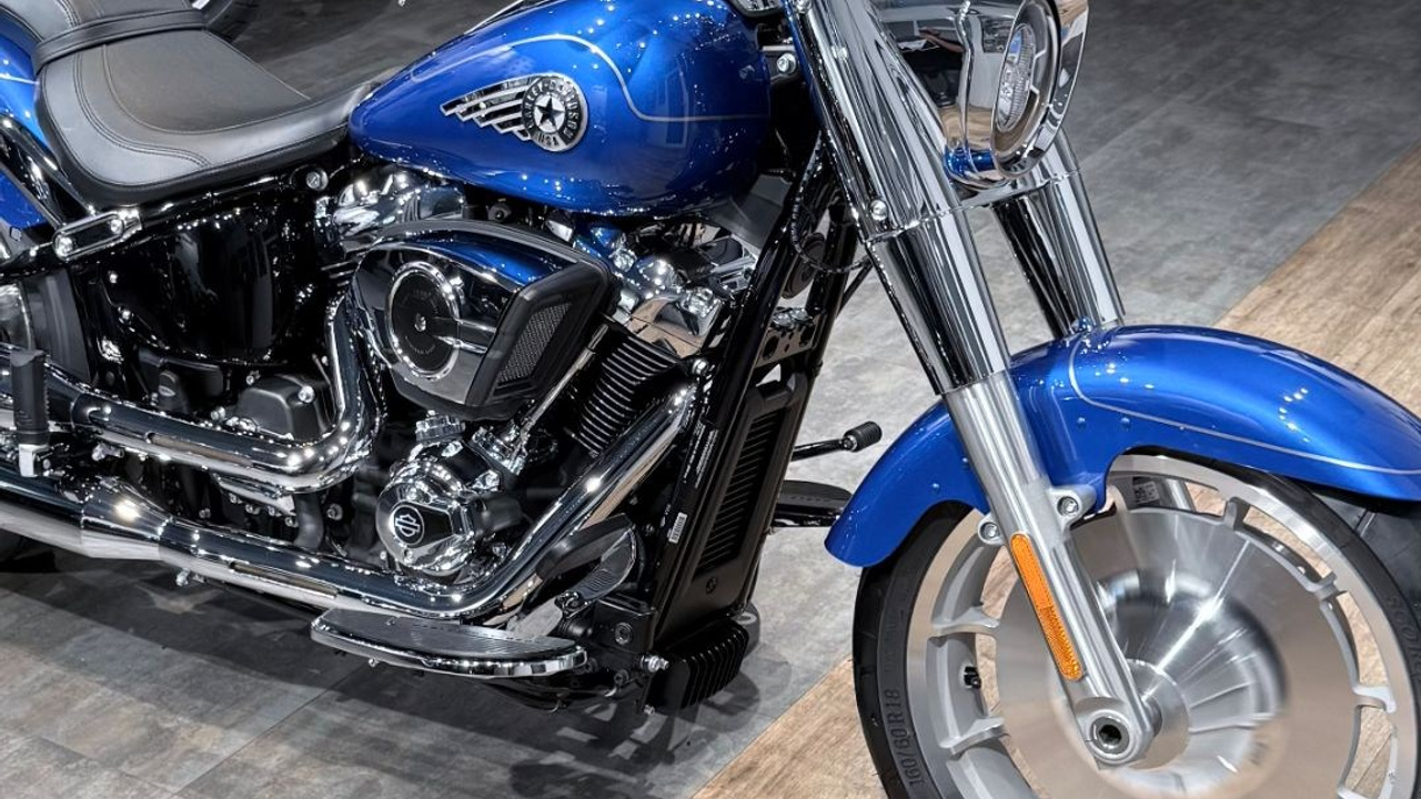 NEW 2026 Fat Boy 117 Вluе Вurst. Hello Davidson, Москва. Только хорошие мотоциклы…