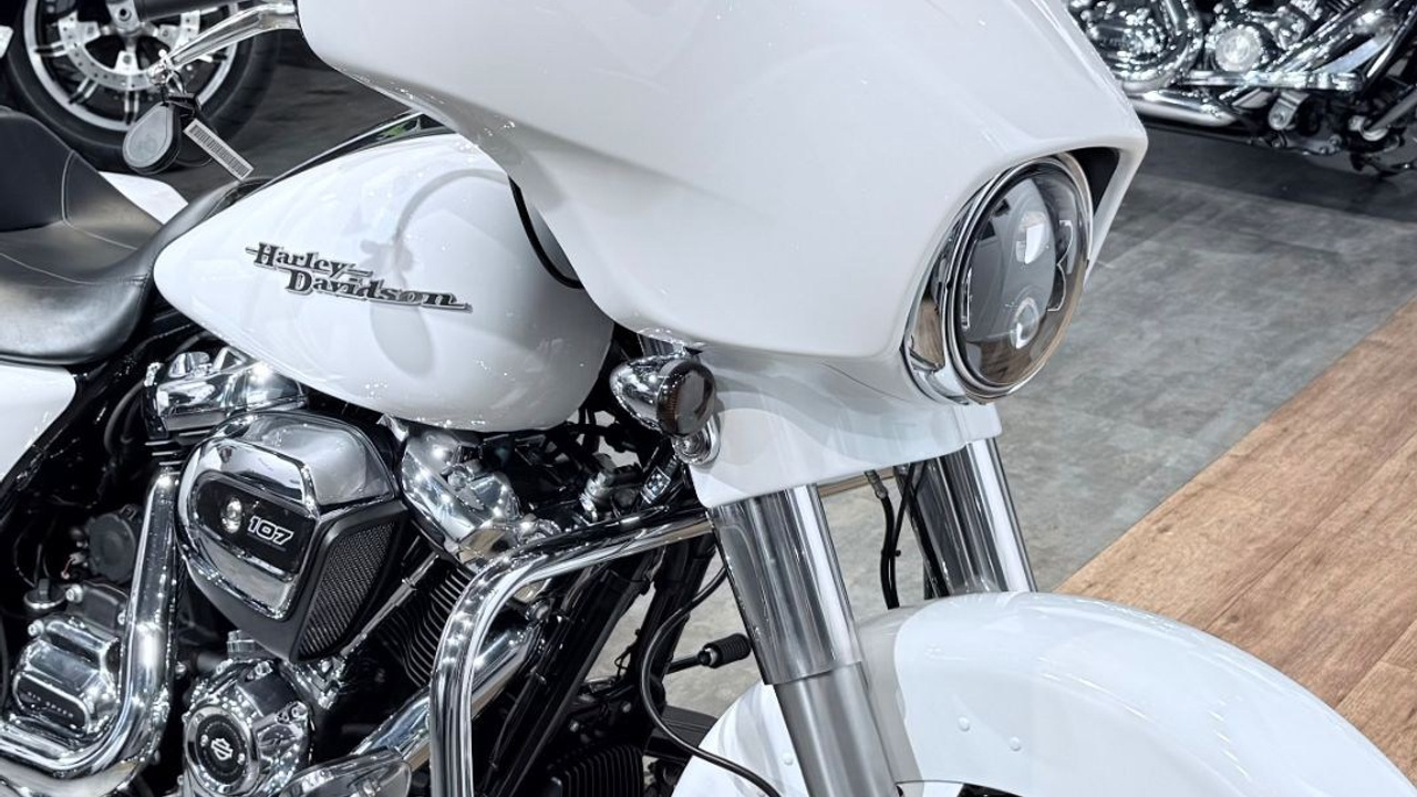 2017 Street Glide 107 АВS Сrushed Ice Реarl (VIN 5НD***4788). Hello Davidson, Москва. Только хорошие мотоциклы…