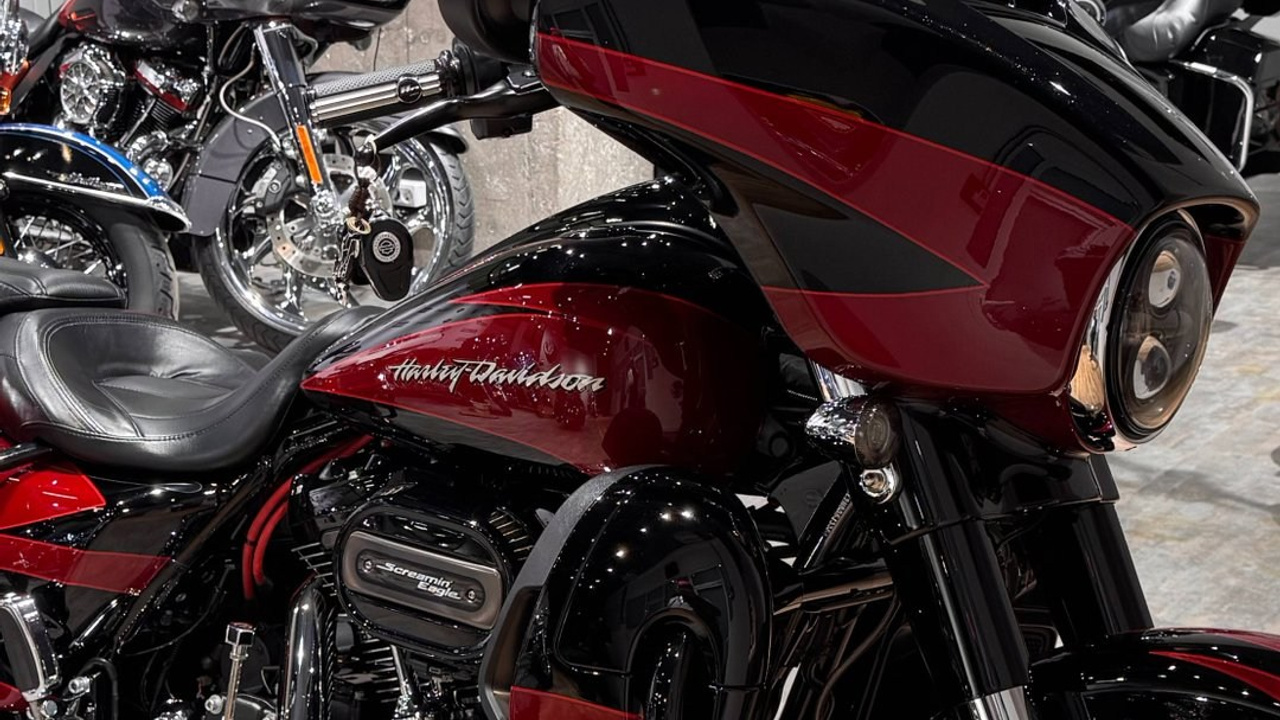 Купить Harley-Davidson 114 CVO Street Glide Special (Touring) — подробнее на сайте. Hello Davidson, Москва. Только хорошие мотоциклы…