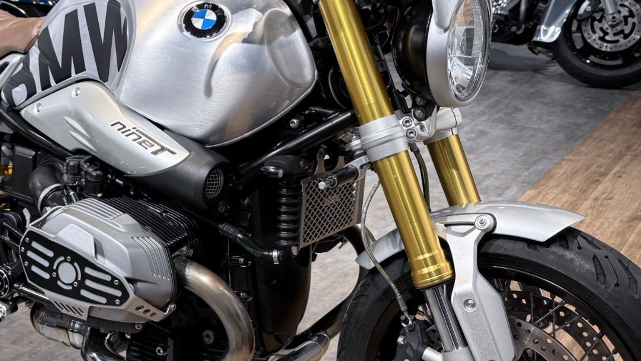 Купить BMW R9T (Street Scrambler) — подробнее на сайте. Hello Davidson, Москва. Только хорошие мотоциклы…