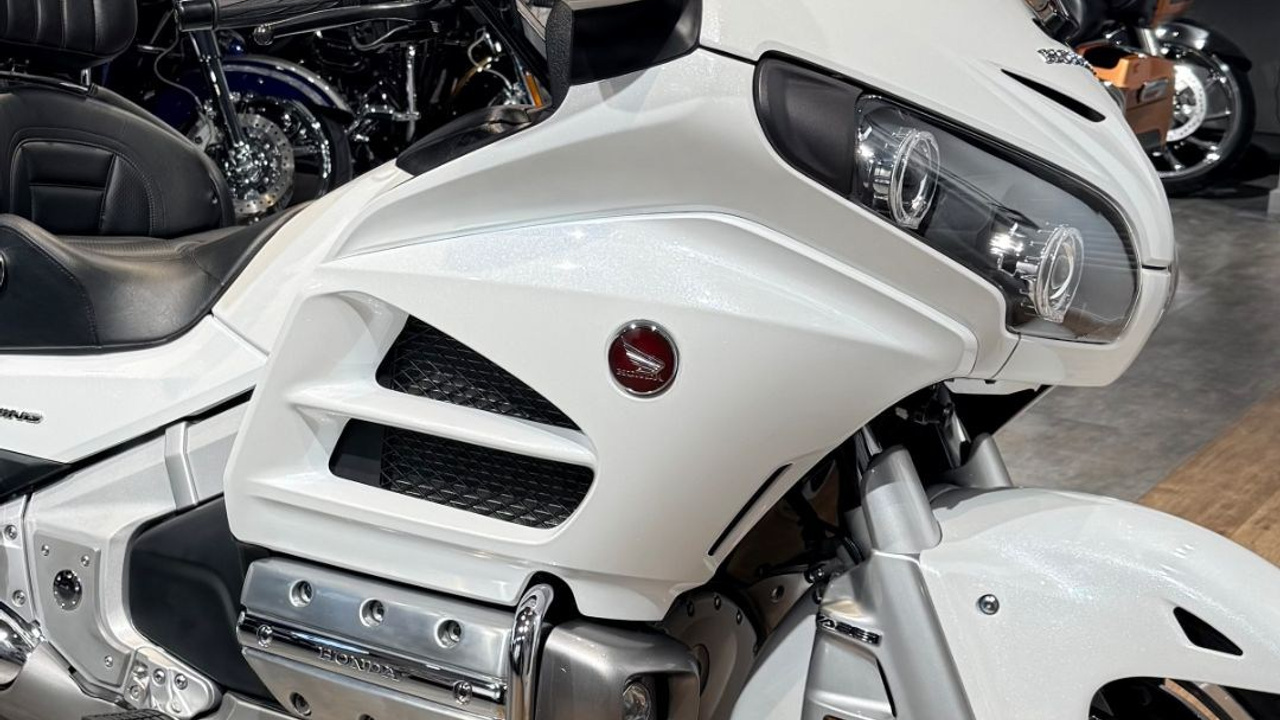 2017 honda Goldwing (White Pearl). Hello Davidson, Москва. Только хорошие мотоциклы…