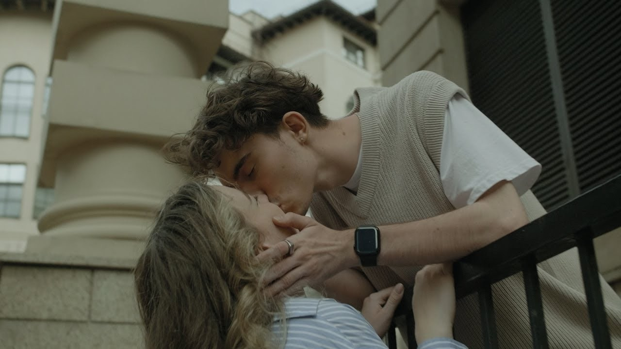 Смотреть видео Андрея Абрамова (Abramov Films). Меня зовут Андрей, и я — свадебный видеограф в Брянске и Москве