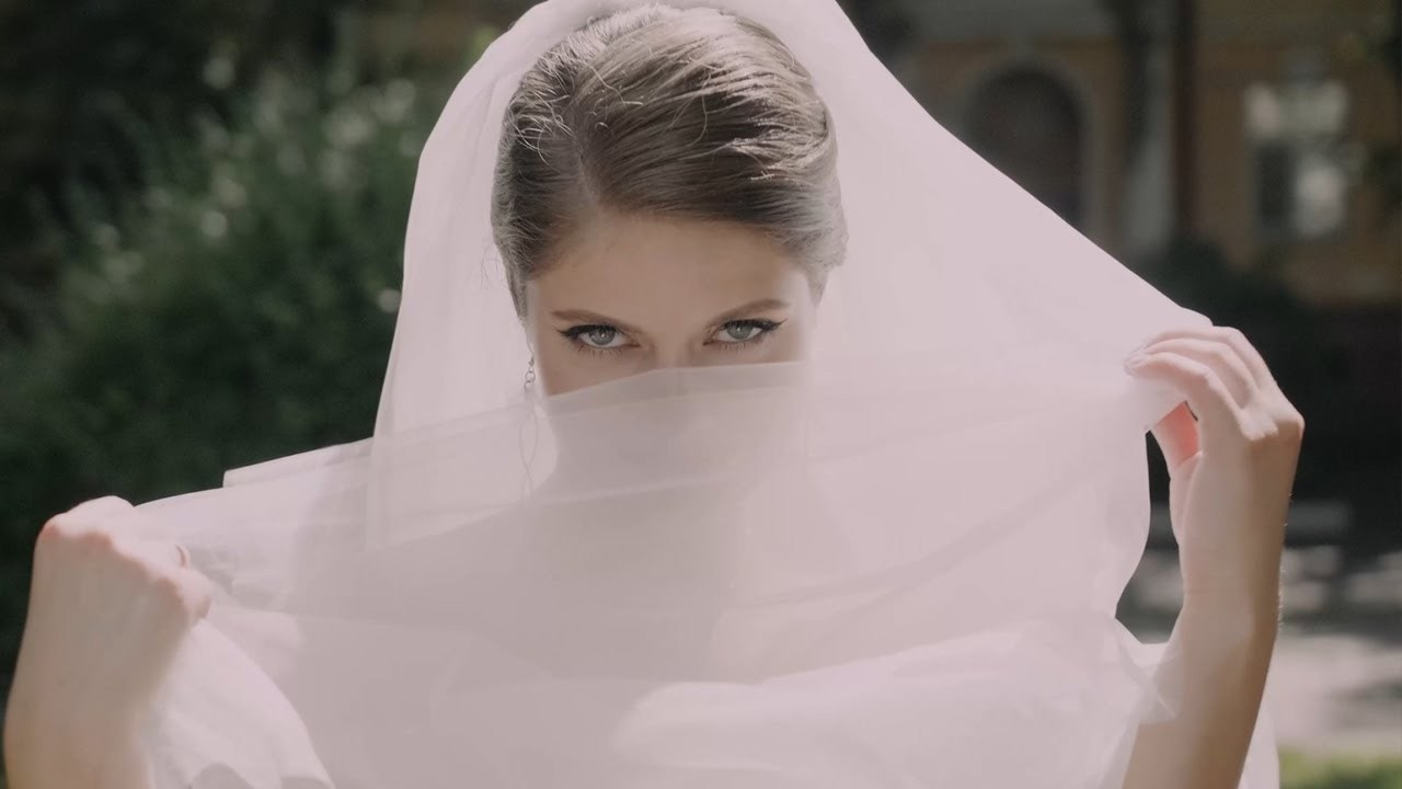 Смотреть видео Андрея Абрамова (Abramov Films). Меня зовут Андрей, и я — свадебный видеограф в Брянске и Москве