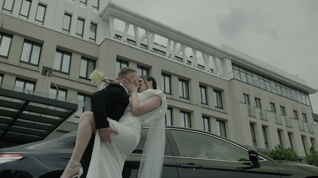 Смотреть видео Андрея Абрамова (Abramov Films). Меня зовут Андрей, и я — свадебный видеограф в Брянске и Москве