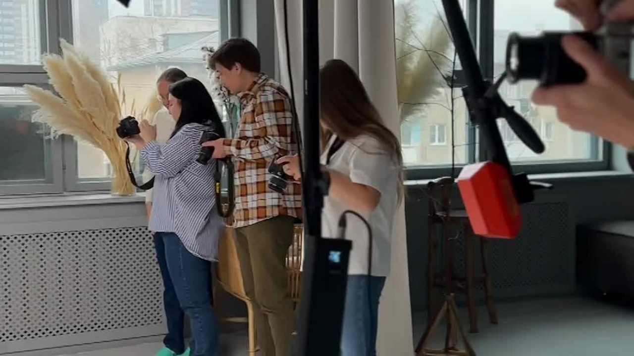 Видео бэкстейдж съёмок и занятий — как проходят наши уроки в Фотошколе Lectory 4.06. Фотошкола Екатеринбург Lectory 4.06