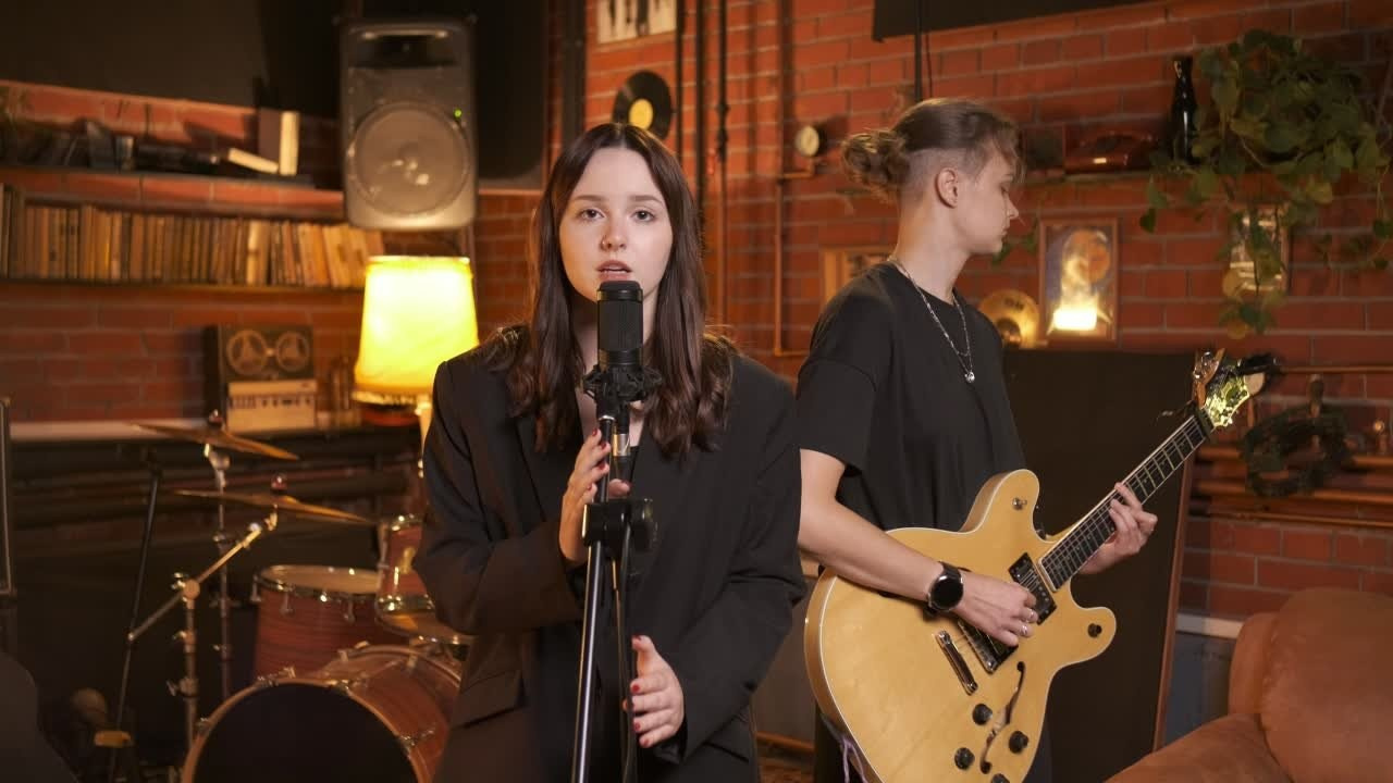 Видео. Антон Ив