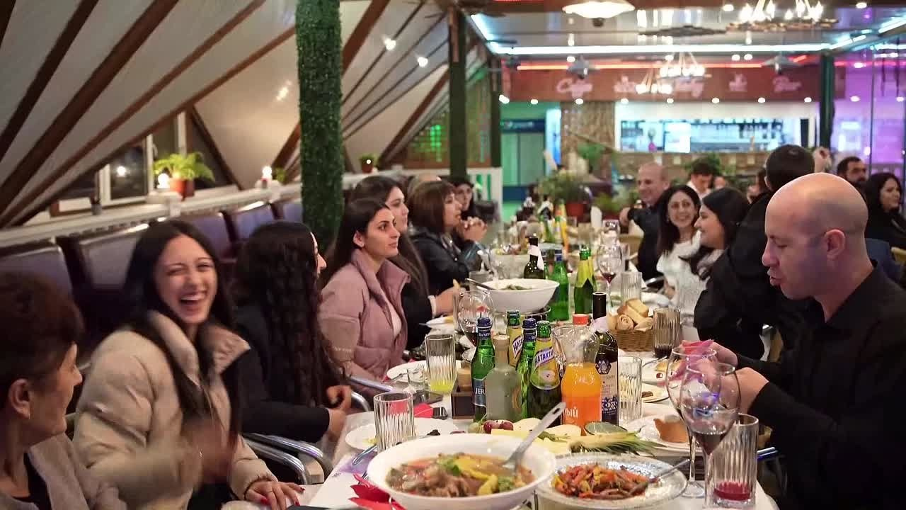 Фотосъемка помолвка. Фотограф видеограф Геннадий Янбаев в Сочи, Краснодаре