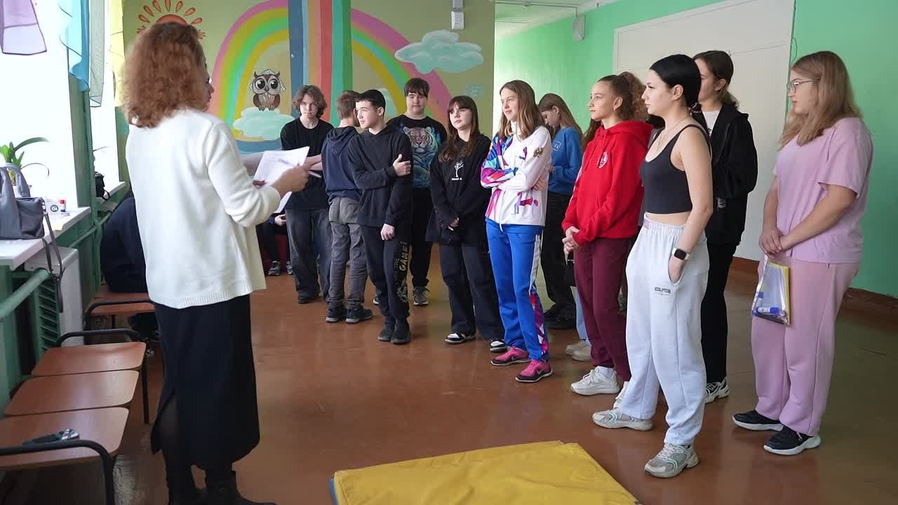 2025 23 февраля Линейка и спорт школа 27. Городок на Волге