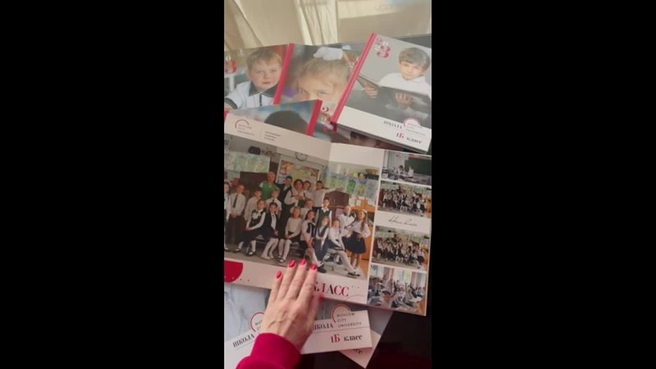 Выпускной альбом с оживающими AR фото Москва. Анна Белашова ВЫПУСКНЫЕ АЛЬБОМЫ, фото и видеосъёмка