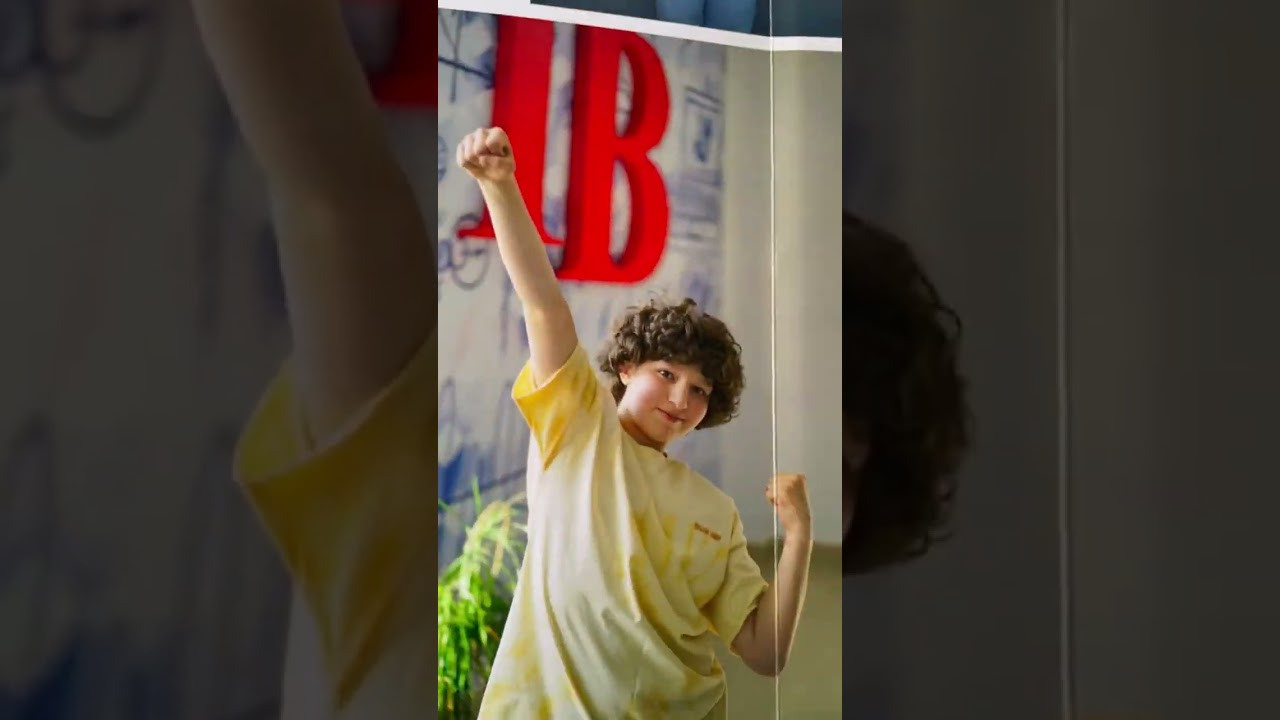 Выпускной альбом с оживающими AR фото Москва. Анна Белашова ВЫПУСКНЫЕ АЛЬБОМЫ, фото и видеосъёмка