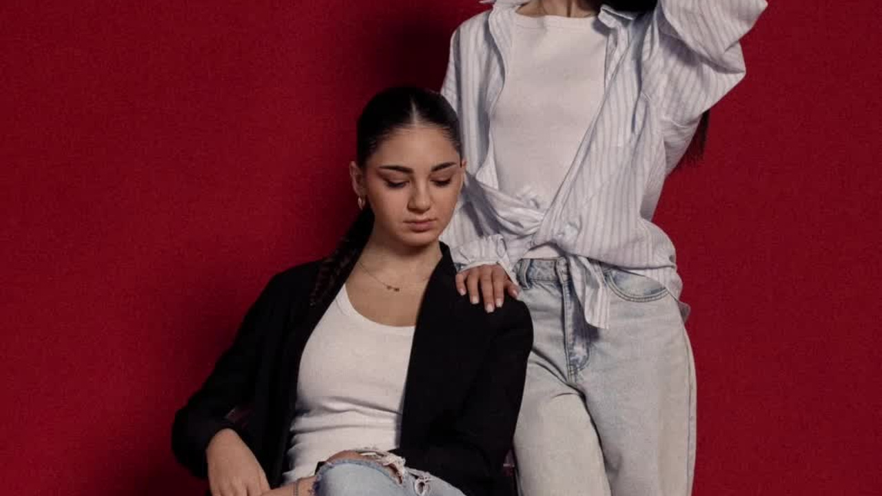 Фотосессия сестёр в студии. Фотограф во Владикавказе Юрий Геворгизов