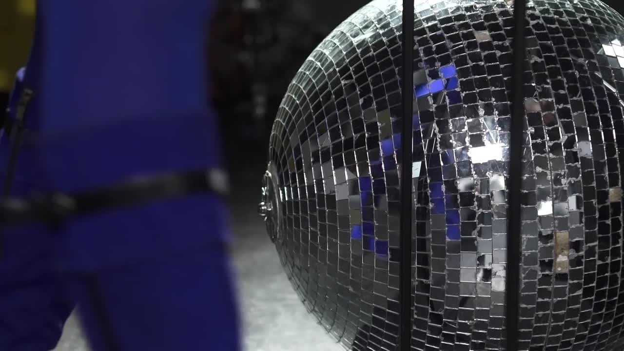 Персональная выставка — мастеркласс в фотостудии Лаборатория 18.11. 2022. Скульптор в Екатеринбурге Лобанов Сергей