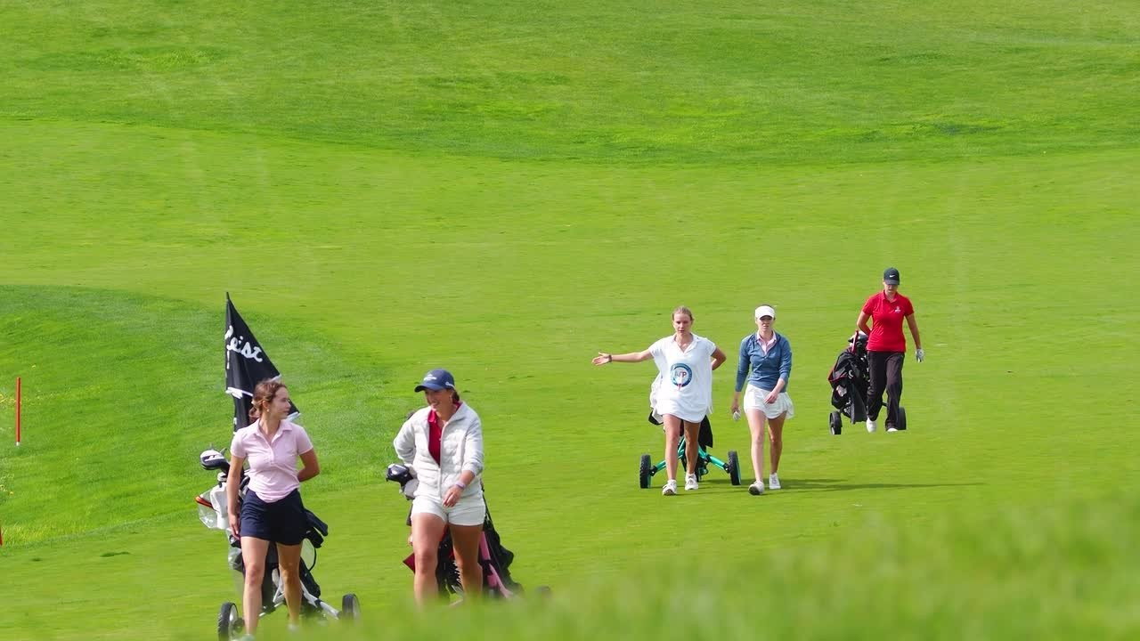Golf video reports. Фотограф | Тата Берендеева