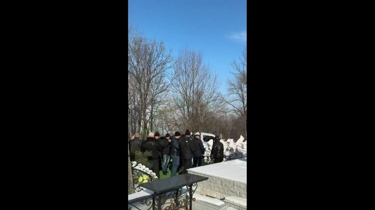 Фотосъемка похорон и отпевания во Владивостоке. Портретный, свадебный, репортажный фотограф во Владивостоке Юлиана Джули Фокс