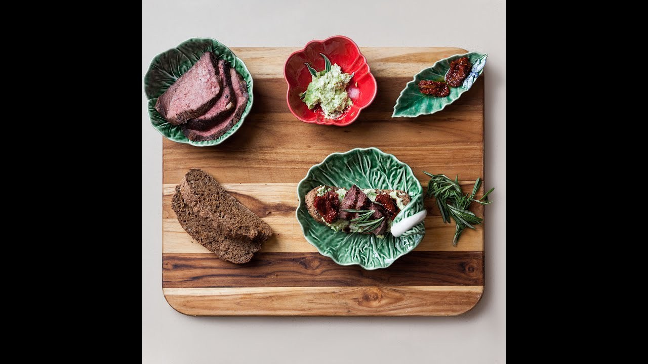 Брускетта на хлебе Ruggeri с ростбифом. Фотограф в Москве Маленкова Дарья