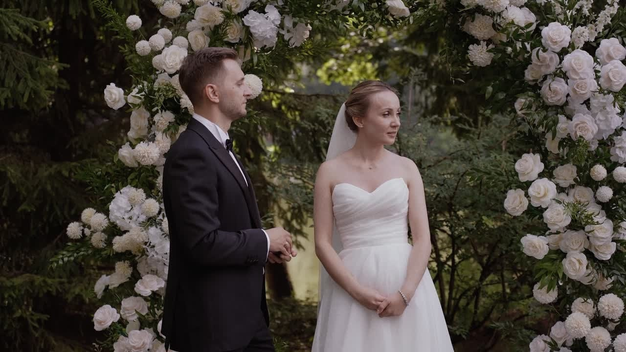 Свадебный фильм самые важные моменты вашего свадебного дня. Свадебный видеограф в Москве Максим Лобач-Граубергер