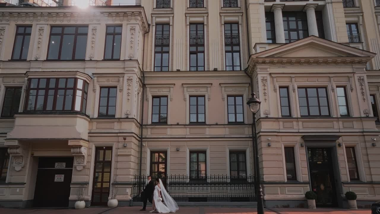 Креативные свадебные клипы и видеоролики. Свадебный видеограф в Москве Максим Лобач-Граубергер